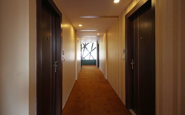 OYO 8132 Hotel Kukreja