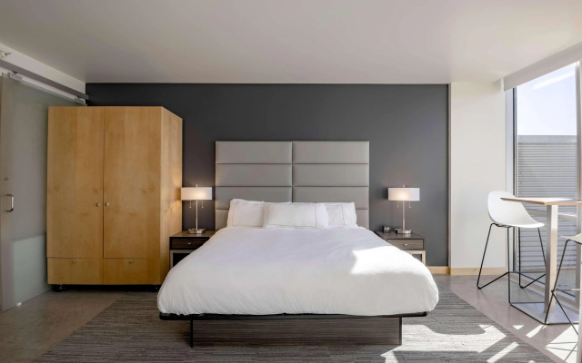 hotelVetro Iowa City, Tapestry Collection by Hilton