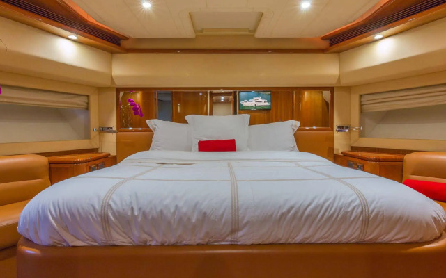 Miami Beach Luxury Yacht Charters