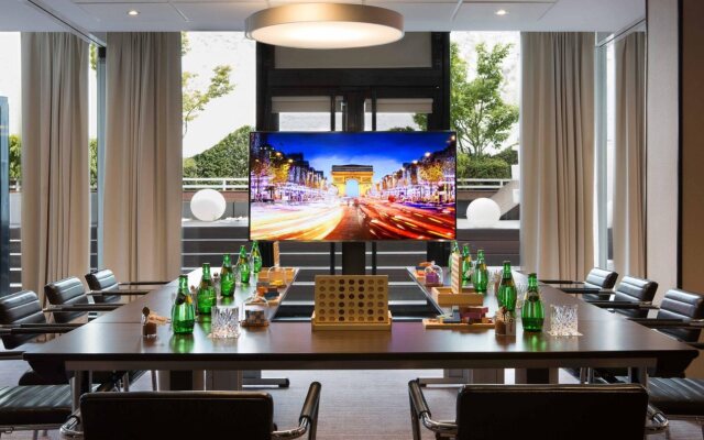 Renaissance Paris Arc de Triomphe Hotel