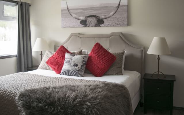 Yamnuska Suites