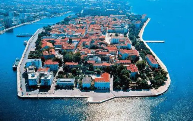 Rooms and Apartments Ana