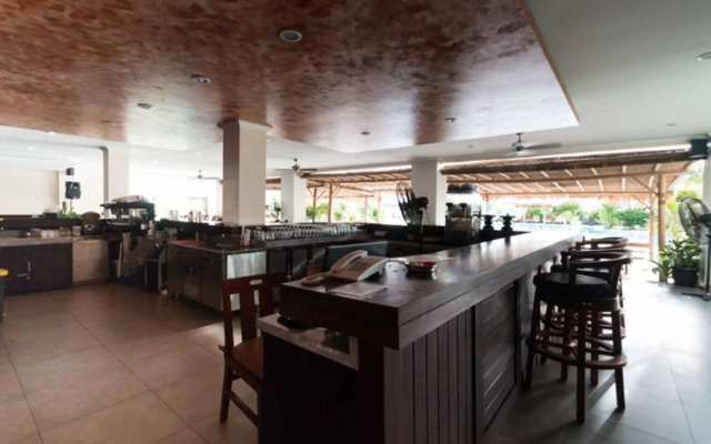 Peninsula Bay Resort