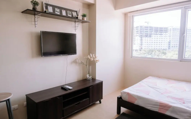 A Dreamy Escape for Three