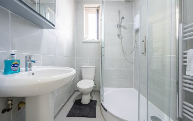 Church View 4 by Tŷ SA - Free parking