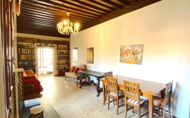 CA’ SAMUELE Authentic Venetian Apartment