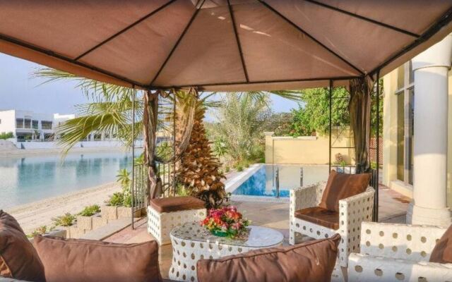 Palm Jumeriah Frond O