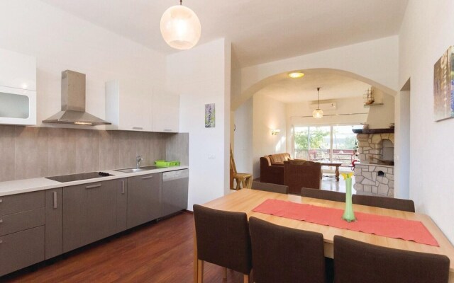 Amazing Home in Barbat With Wifi and 7 Bedrooms