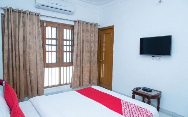 OYO 11064 Home Elegant 3BHK Villa Near Hiran Magri
