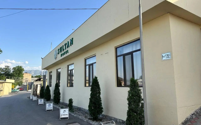 Sultan Kyzyl-Kia (Султан Кызыл-Кия)