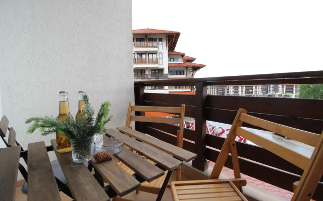 Pine Tree Apartment D34