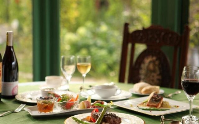 Petit Hotel & Restaurant Old Age