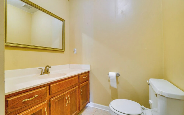 Pet-friendly Franklin Home ~ 21 Mi to Nashville!