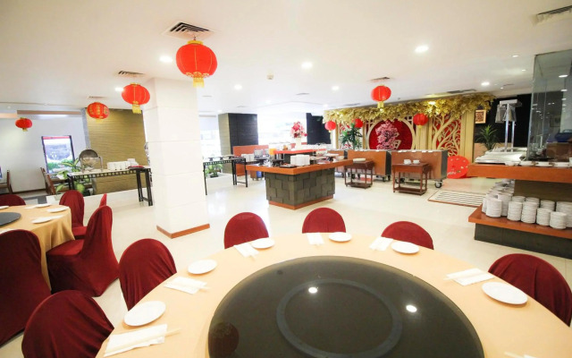 REDTOP Hotel & Convention Center