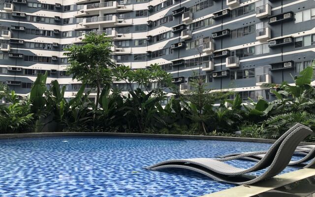 One Bedroom Balcony With Great Location and Value