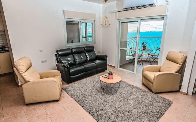 lakeview apartment
