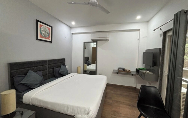 Housr Sector 43 Gurgaon Paras Hospital