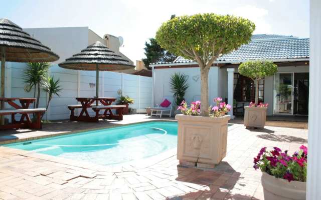 Blouberg Dolphin Inn