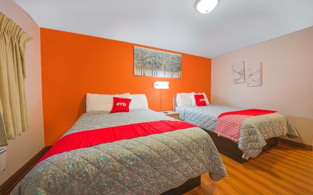 Royal Gateway Motel By OYO