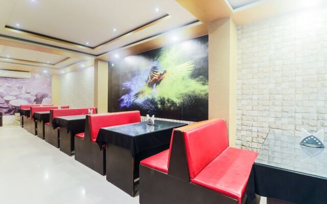Oyo 23403 Hotel Rashmi