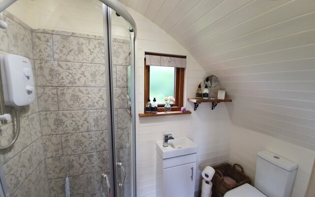 Cilsane Lodges-towy With hot tub