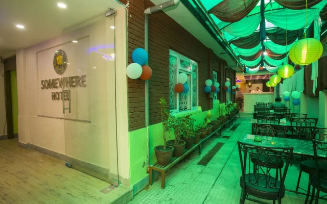 Oyo 146 Somewhere Hotel And Restaurant