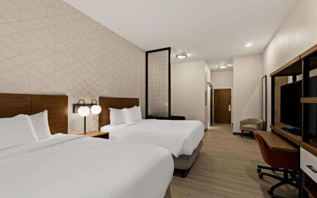 Everhome Suites Denver Airport