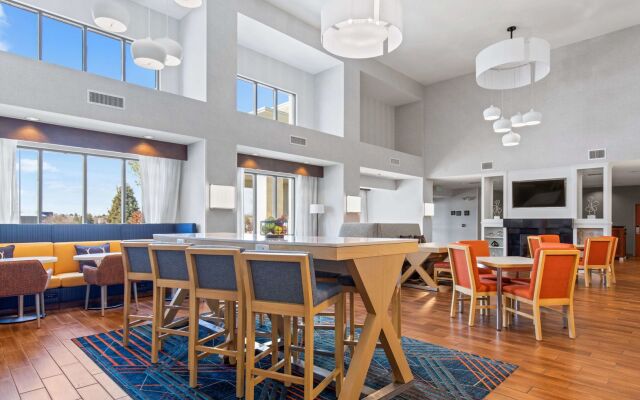 Hampton Inn & Suites Greeley