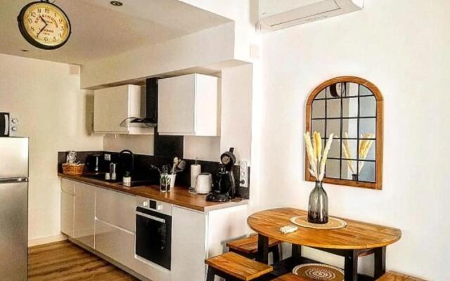 Charming T2 Equipped 1min Walk To Beaches