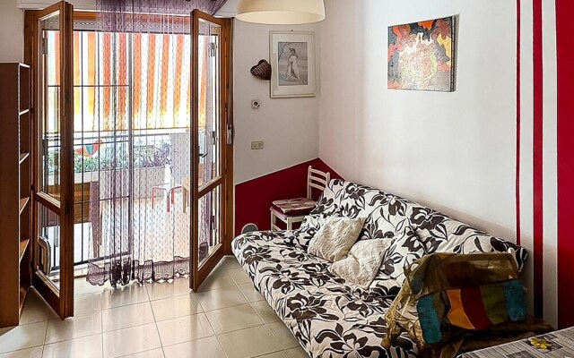 Awesome Apartment in Martinsicuro With Wifi and 2 Bedrooms