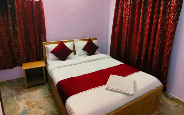 Goroomgo Rail View Guest House Puri