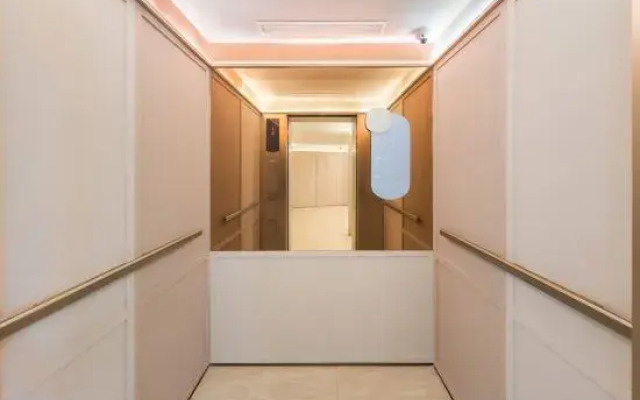 HanTing Hotel (Nanjing Luhe Longchi Subway Station)