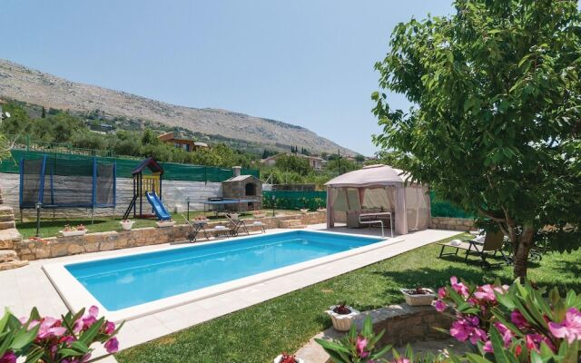 Nice Home in Srinjine With Wifi and 3 Bedrooms