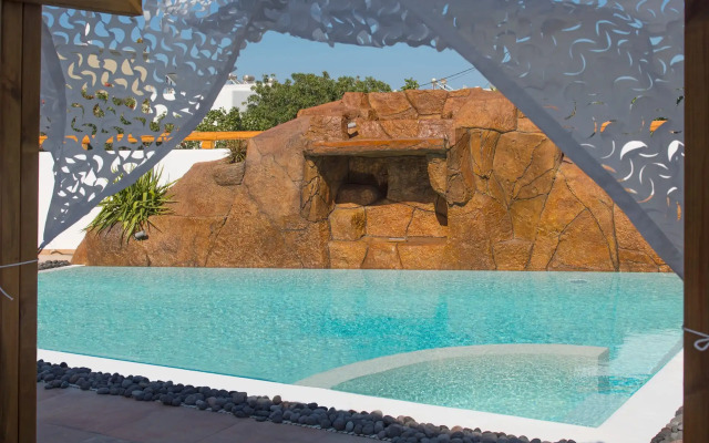 La Belle Vie Santorini