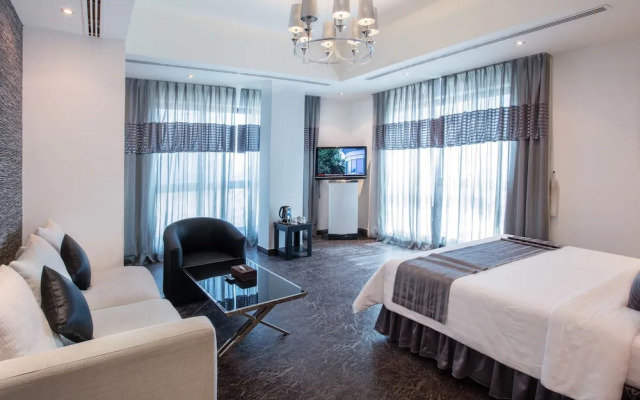 Loumage Hotel & Suites
