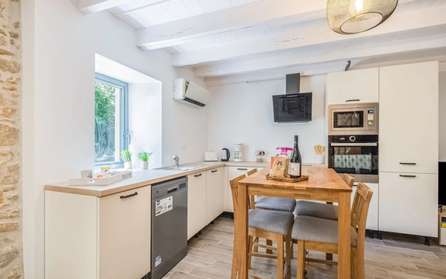 Tranquil Holiday Home in Soturac With Pool