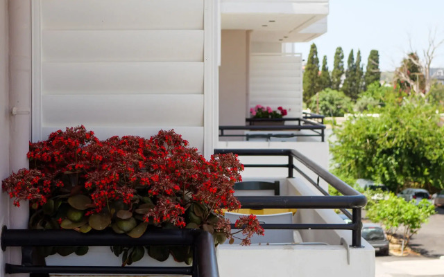 Happiness Apartments