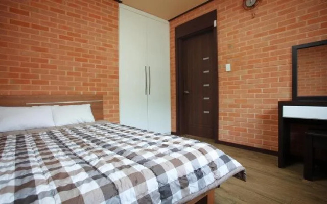 Hwangto-green Village