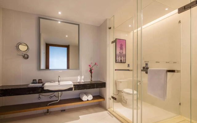 Ramada Encore Wuhan – Bathroom – Wuhan