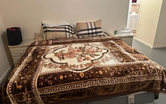 Room E Divine Villa 5mins to EWR