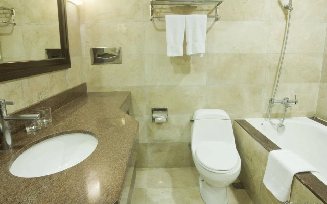 Crown Regency Hotel Makati