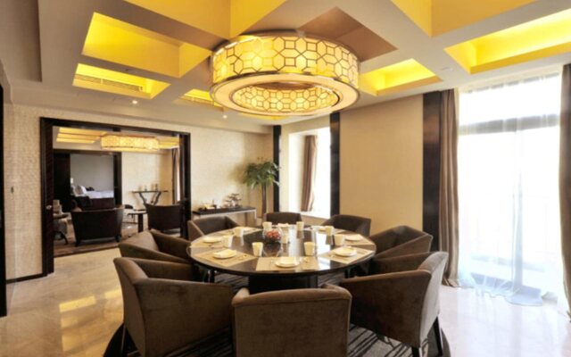 Royal Suites & Tower