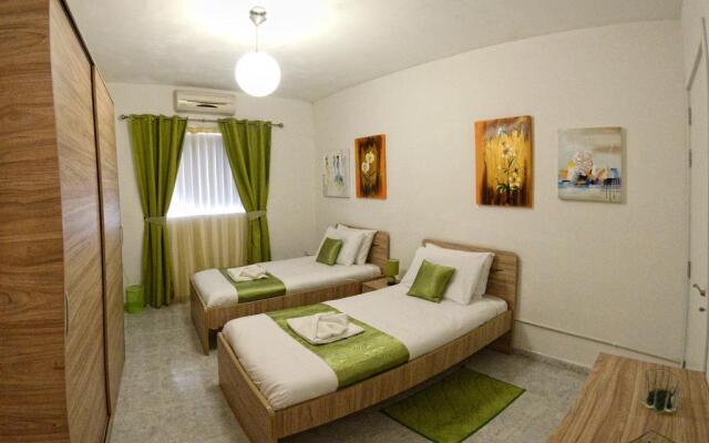 Village Corner 3 bedroom apartment with garage