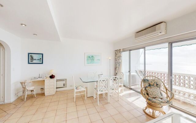 Oceana Suites Vanguardia Suite 801