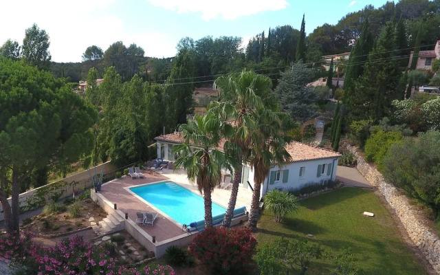 Luxe Villa With Pool in Lorgues