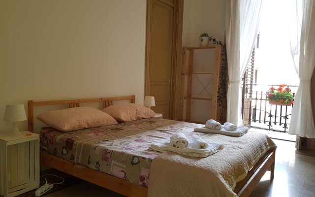 Jonathan Hostel & GuestHouse