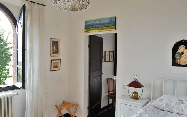 Guest House in Monferrato With Castle Views