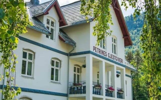 Petrines Guesthouse