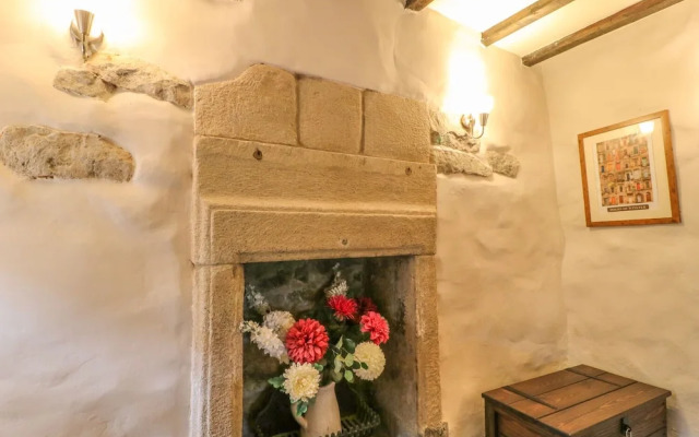 Holly Cottage