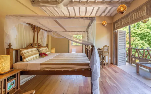 Tombo House